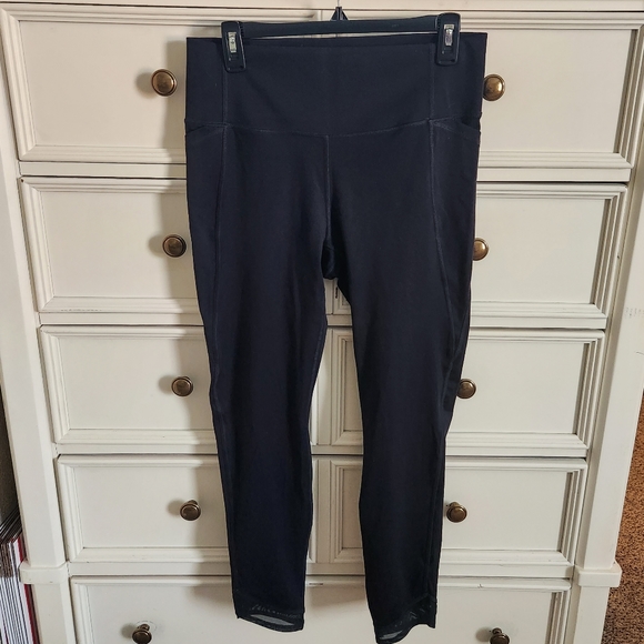 All in Motion Black Pocket Leggings - Picture 1 of 5